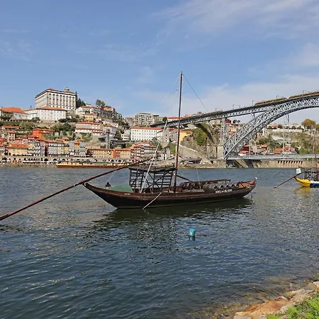 Flh Sa Da Bandeira Modern Apartman