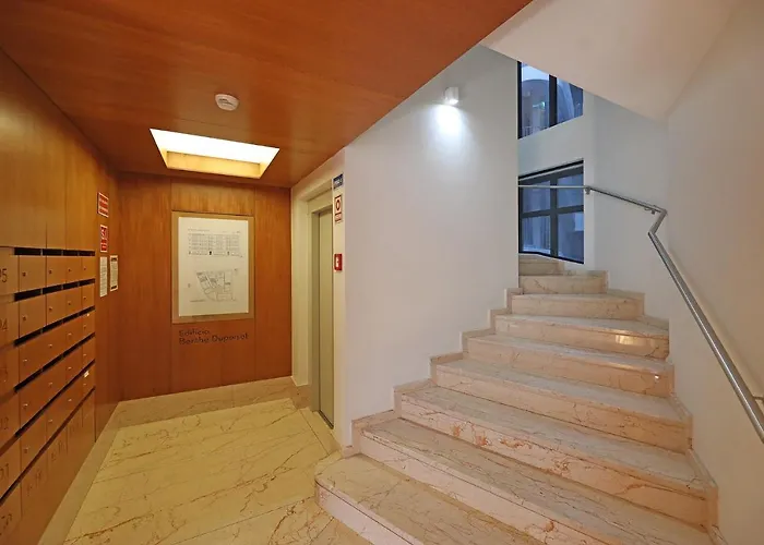 Flh Sá Da Bandeira Modern